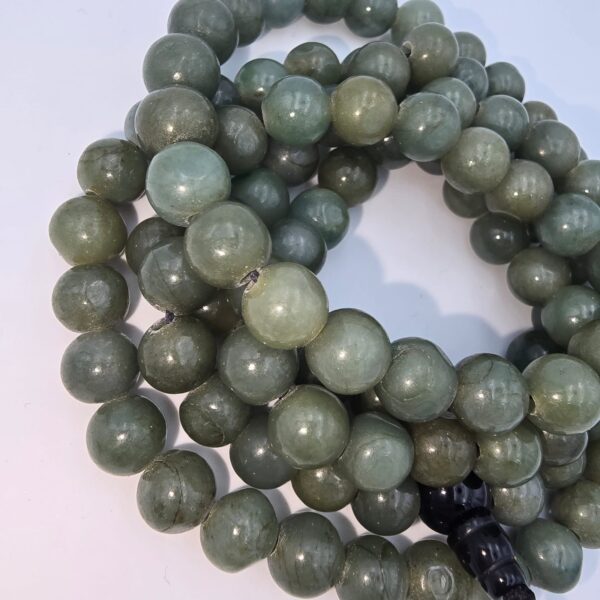 MALA TIBÉTAIN EN PIERRE DE JADE 8mm – Image 3