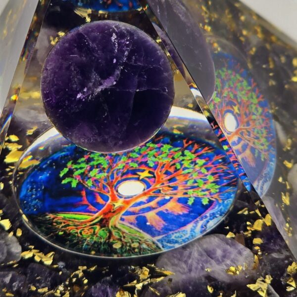 Pyramide Orgonite Arbre de Vie en Améthyste – Image 4