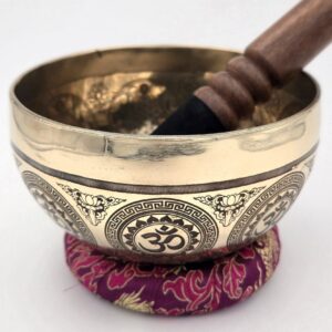Bol tibétain gravé OM en alliage 7 métaux avec bâton cuir
